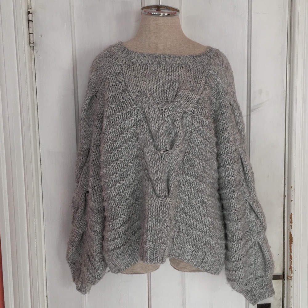 Gap sweater